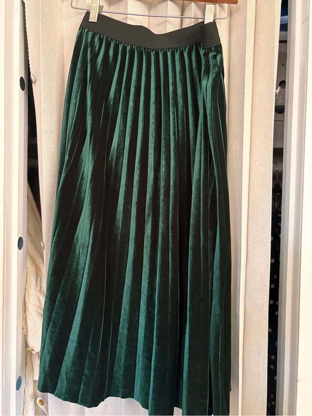 SHEIN velvet pleated skirt